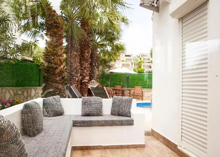 Villa Dadya 1 - With Private Pool - 750m Distance To The